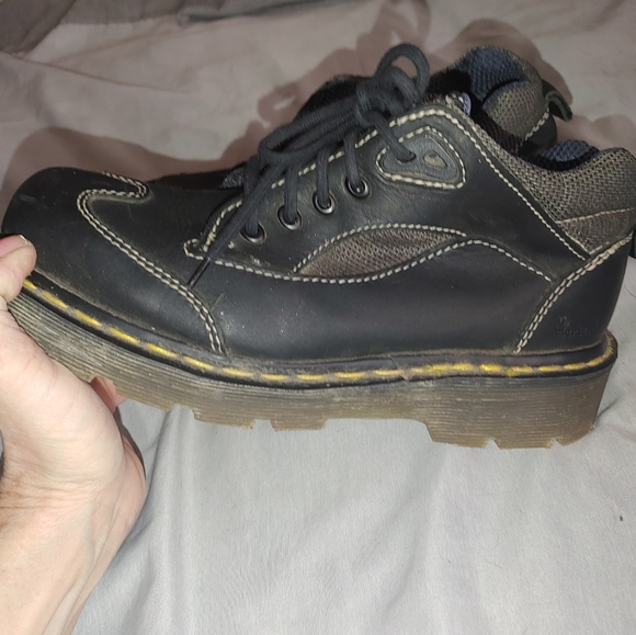 Dr Martens Boys size 5  Black Shoes (ladie 7.5) - Picture 3 of 6